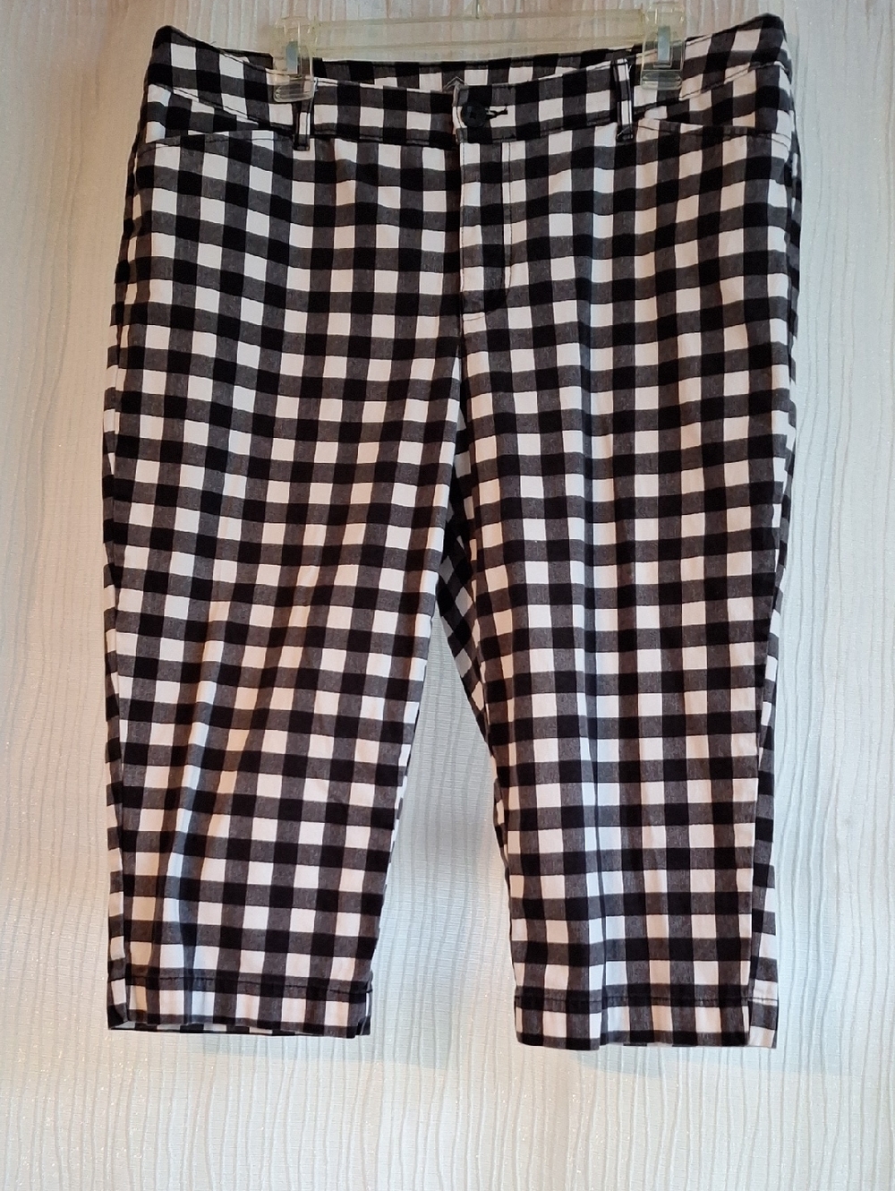 St. John's Bay Black and White Gingham Capris